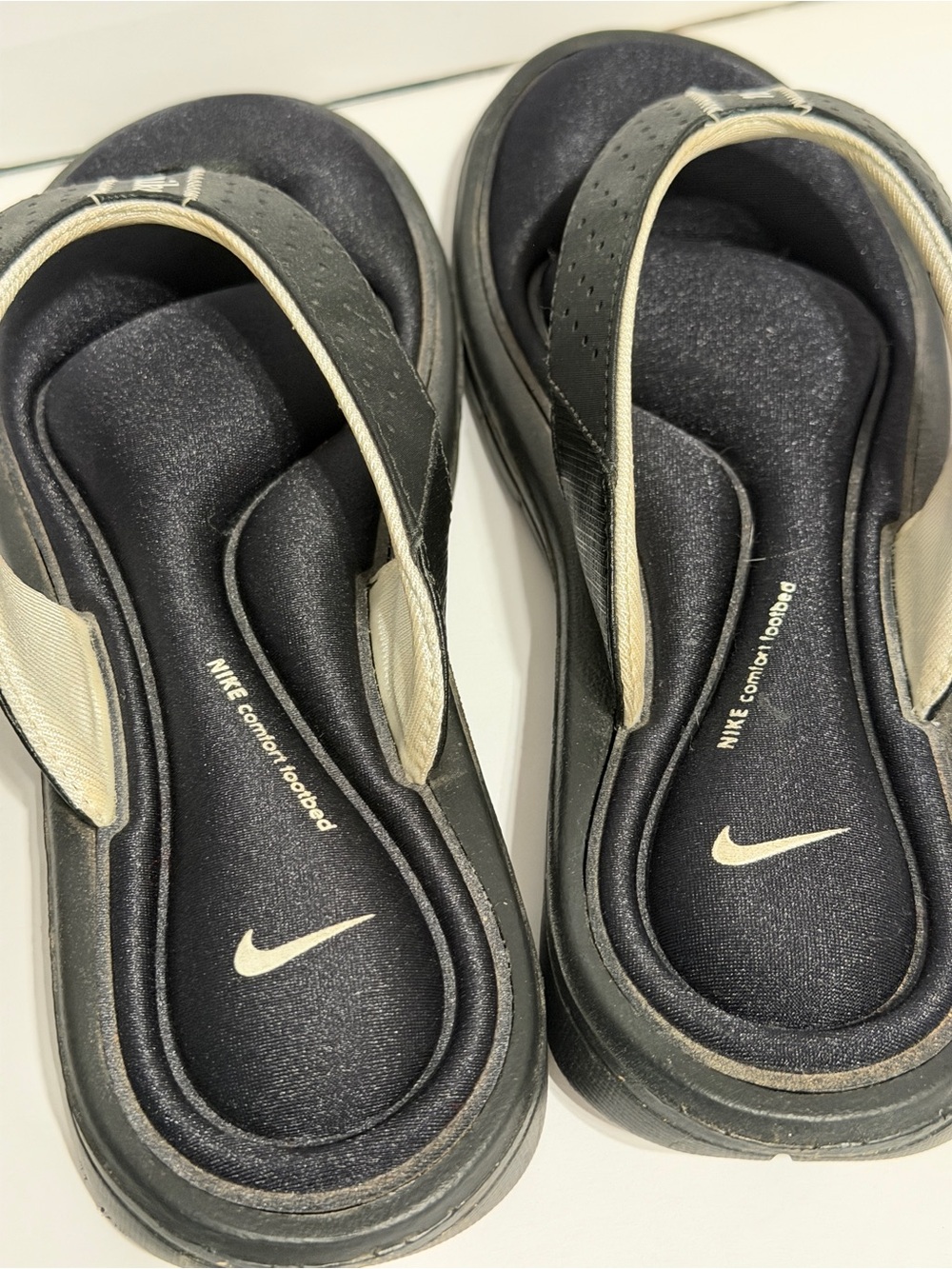 Nike Black and White Women's Thong Sandals - Picture 3 of 5